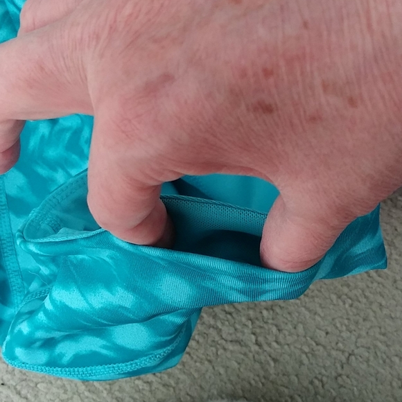 2 pairs of Zella Capri leggings - Picture 4 of 5